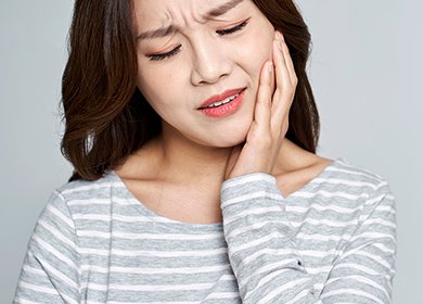 歯を失った状態を放置することで考えられるリスク イメージ