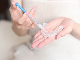 自宅でホワイトニングジェルを使用